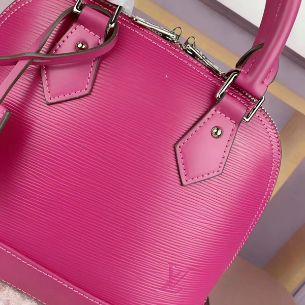 ルイヴィトンバッグ角部分ディテール